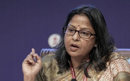 'Use LPG wisely': Centre says supply 'matter of concern'; advises consumers not to panic