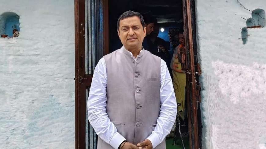 BJP MP Baluni plays Holi in 'ghost village', seek return of ex-residents