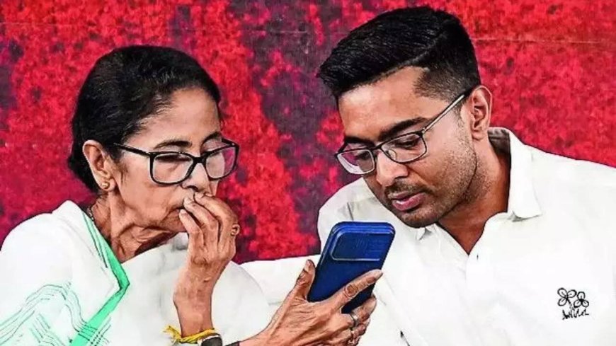 West Bengal: Didi begins sit-in, alleges EC 'plot' to delete voters' names