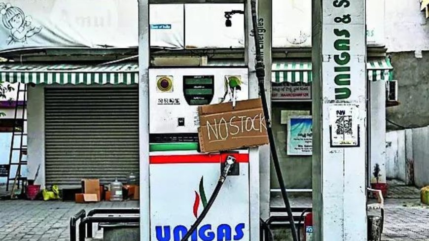 Petrol stations put up 'no stock' boards as pumps run dry