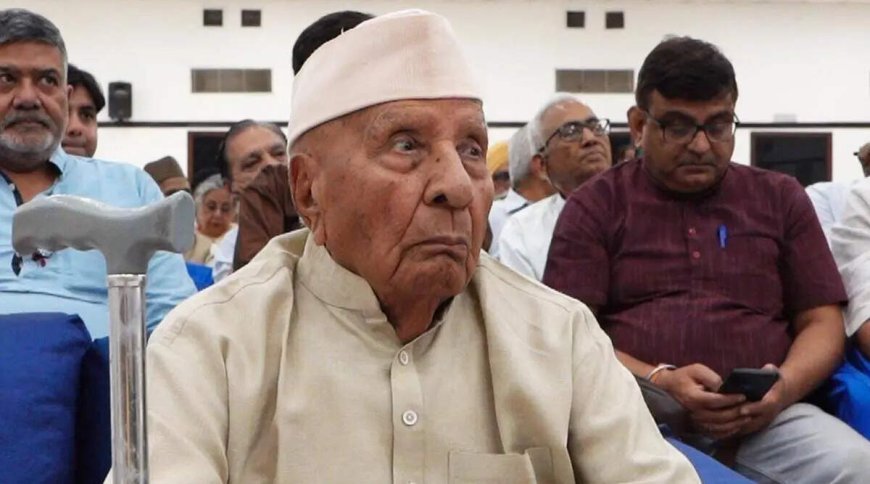 'Alive &amp; protesting’: MP in Janata regime turns 100