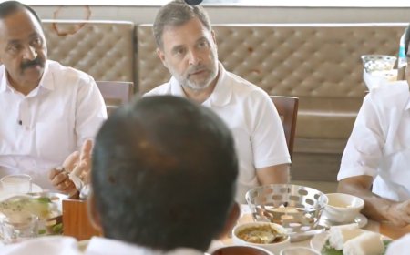 Watch: Rahul Gandhi enjoys 'appam and omelette' with UDF leaders ahead of Kerala Assembly polls