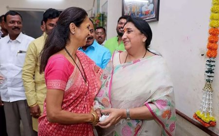 Baramati bypoll: Sharad Pawar, Supriya Sule urge Congress to withdraw candidate