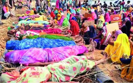 MP tribal women on 'funeral pyres' oppose river linking