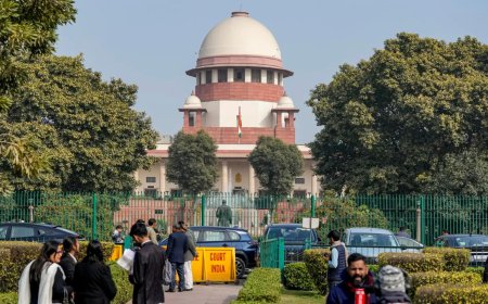 Can't have different DA hikes for staff and pensioners: Supreme Court