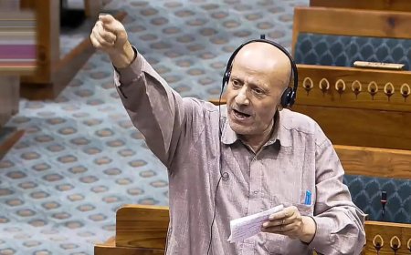 Mirwaiz urges Centre to release Engineer Rashid, says MP’s dad critical