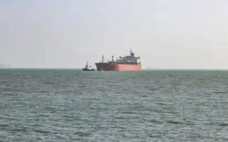 Another Indian oil tanker crosses Hormuz as Iran shuts Strait for US