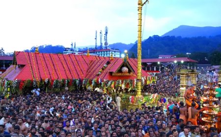 Women entry in Sabarimala: Supreme Court says it won’t rely on ‘WhatsApp University’ in religious freedom cases