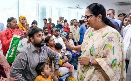 Delhi CM conducts surprise check at Aruna Asaf Ali hospital; directs for summer preparedness