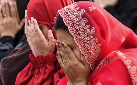 'There's reason why women offer namaz at home,' says SC judge
