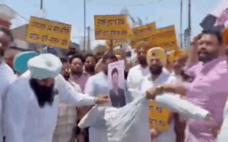 'Gaddar Raghav Chadha': AAP workers detained by Mumbai police during protest outside MP's house - video