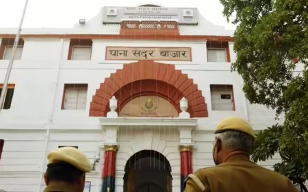 ‘Broke iron mesh, pelted stones’: FIR after mazaar vandalised, 'chadar' burnt in UP’s Shahjahanpur