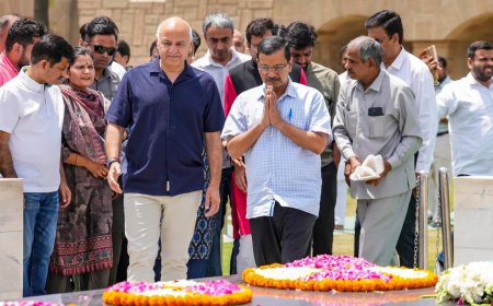 Kejriwal pays tribute to Mahatma Gandhi at Rajghat, reiterates ‘satyagraha’ stand in excise policy case