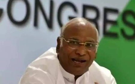 'Sonia Gandhi takes our decisions': Kharge on speculations over change of CM in Karnataka