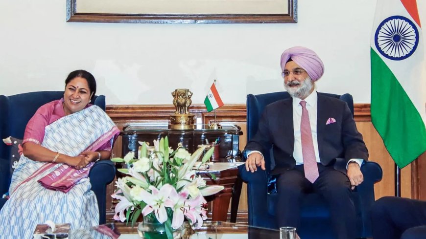 CM Gupta, LG Sandhu attend GGSIPU convocation; 26,649 degrees conferred