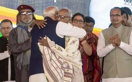Watch: PM Modi touches feet of 98-year old Makhanlal Sarkar during West Bengal swearing-in ceremony - who is he?